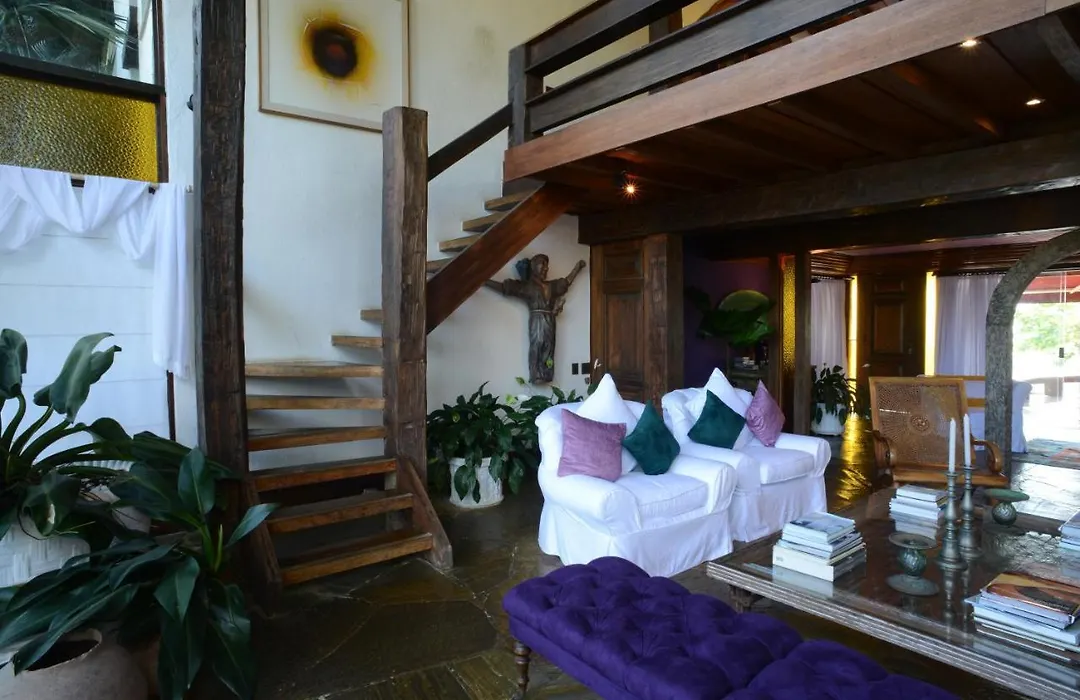 Le Chateaux Joa-1